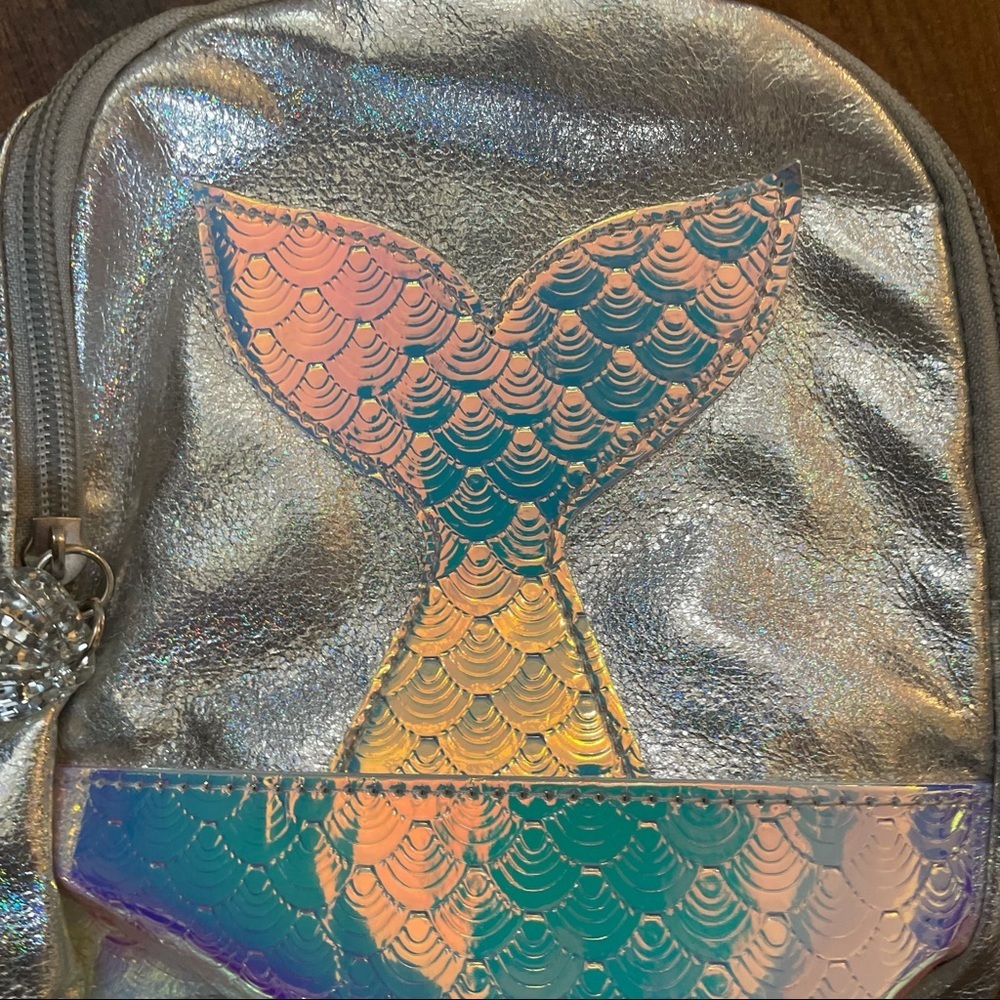NWT holographic mini kids backpack mermaid seashell silver pink fin - Picture 2 of 4